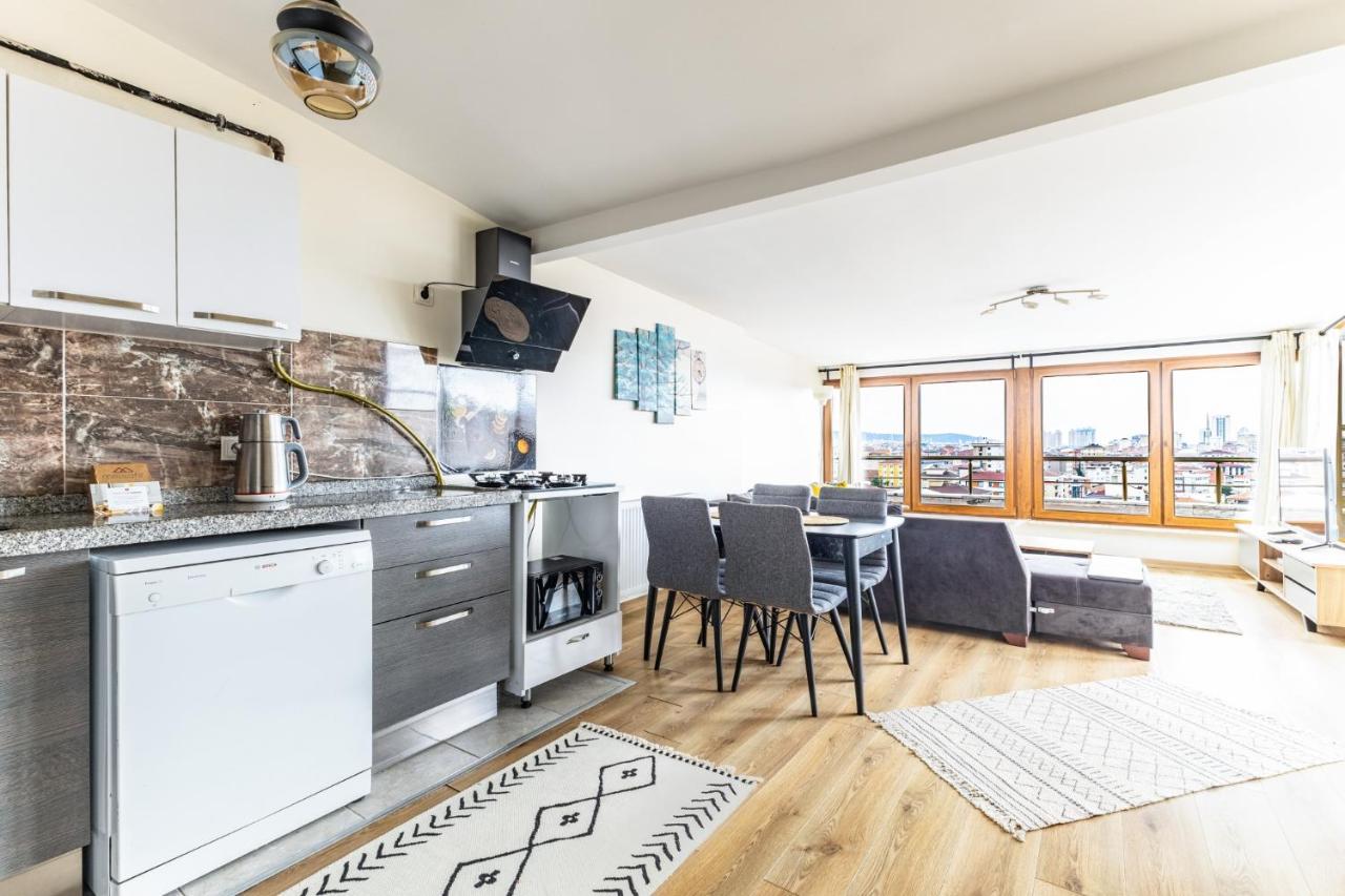 View Flat W Terrace 10 Min To Buyaka Mall Daire İstanbul